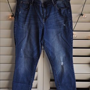 Super stretchy light wear ripped jeans